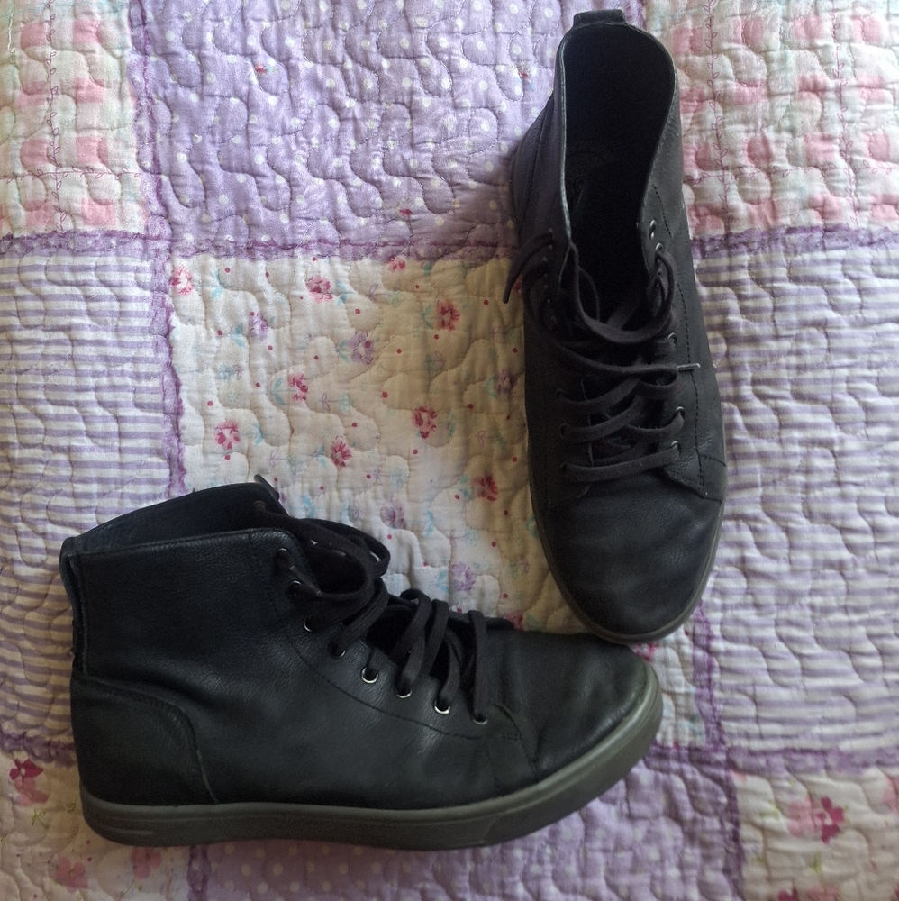 UGG Black Lace Up Boots Classic Design